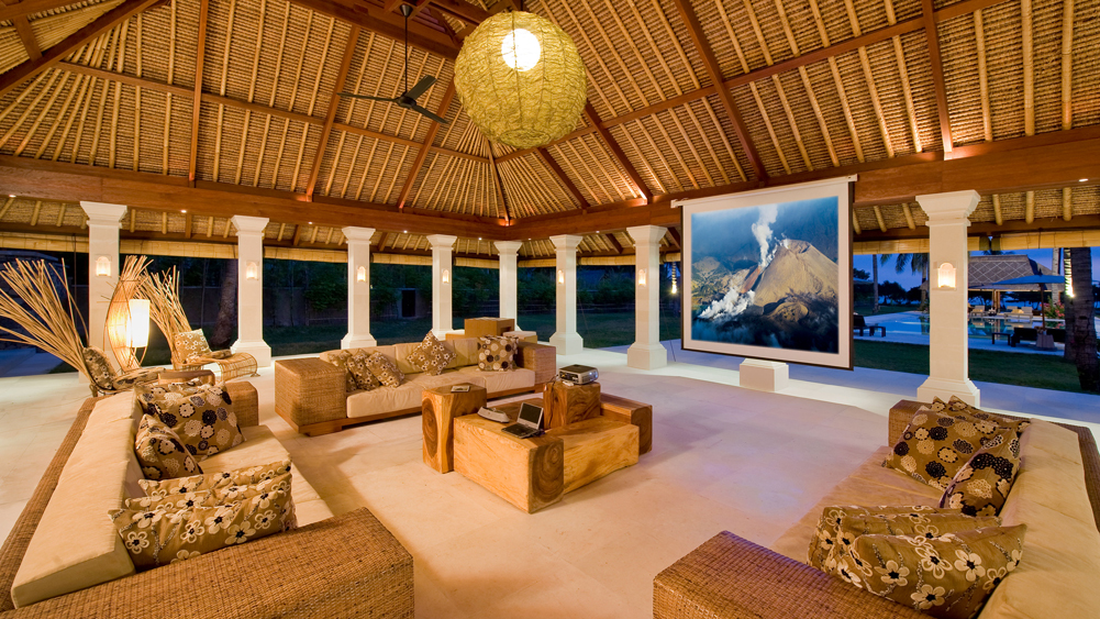 Villa Sepoi Sepoi - Sitting room and outside cinema